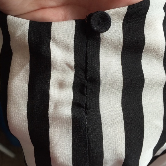 BCBGmaxazria Black White Silk Striped Hi-Low Top - Picture 3 of 4